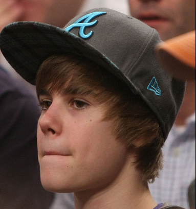 justin bieber new york yankees hat. justin bieber lakers hat.